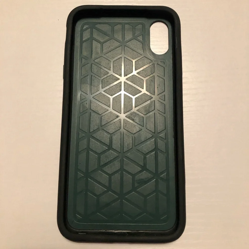 Men’s OutterBox men’s Plus X iPhone green case